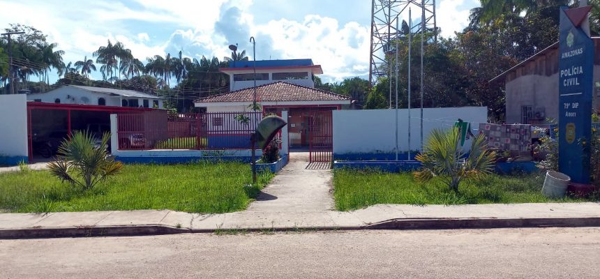 A Polícia Civil do Amazonas (PC-AM), por meio da 79ª Delegacia Interativa de Polícia (DIP) de Anori (a 195 quilômetros de Manaus), deflagrou, na quinta-feira (01/05), a Operação Erva Daninha e cumpriu mandados de prisão preventiva de Natanael Porto Binda, 34, conhecido como “Tanica”, e Ruan Vidal Freitas, 28, conhecido como “Zulu”, por enviar transportar drogas do porto do município para Manaus, no dia 28 de março deste ano.